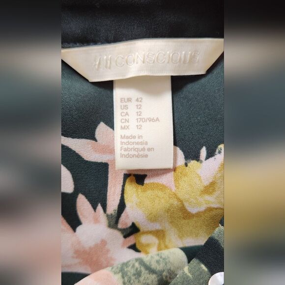 NWOT H&M Conscious Floral Blouse - Size 12 - Picture 10 of 10